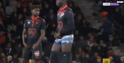 对手最怕他拿球