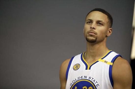 赛前发高烧，普利希奇比赛当天和球队会合并替补双响导演逆转（赛前高烧缠身，普利希奇赛日火线合流替补梅开二度导演逆转）