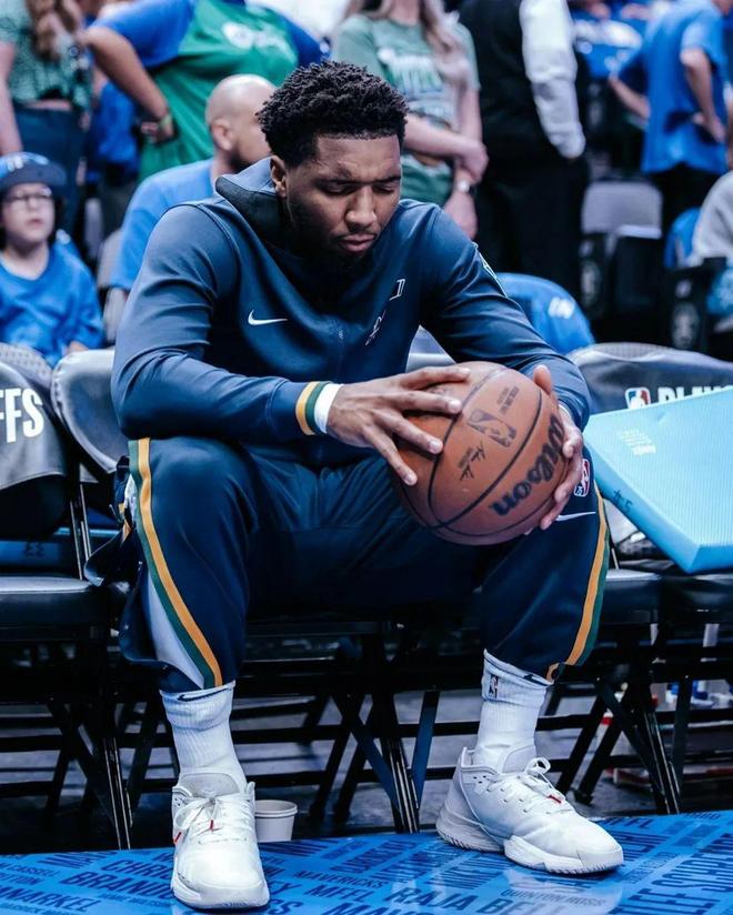 斯基拉：皇马只能在夏窗1000万回购帕斯，球员也不想冬窗转会（斯基拉：皇马需等今夏以1000万回购帕斯，球员无意在冬季转会）