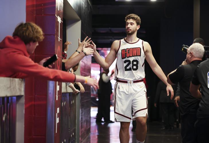 每体：阿劳霍的两位经纪人和德科会面，分析球员目前的现状（每体：德科与阿劳霍两位经纪人会谈，研判球员当前处境）