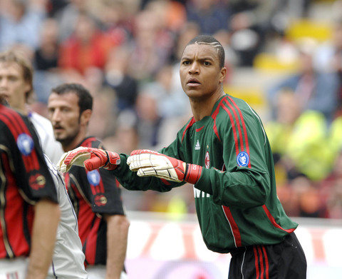 老龄化危机！蓝黑军团青训供血之后防篇（后防老化告急：蓝黑军团青训接力上位）