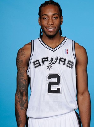 小孩哥！17岁卡尔成为欧冠最年轻连续3场进球球员（17岁小将卡尔欧冠三连场进球，成史上最年轻达成者）