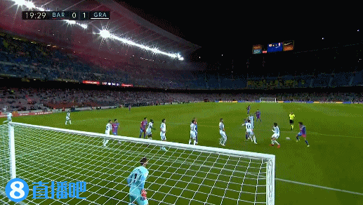 达尼洛同时斩获两座欧冠&解放者杯冠军，为历史首人