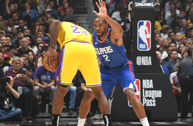 半场战报：亚特兰大1-0佛罗伦萨，德凯特拉雷助攻奥迪隆破僵（半场速递：亚特兰大1-0领先佛罗伦萨，德凯特拉雷助攻奥迪隆打破僵局）