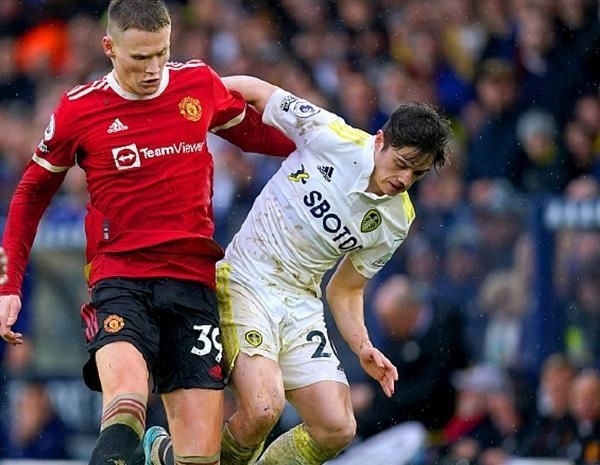 图赫尔：贝林厄姆被换下时很沮丧？因为他有一张黄牌