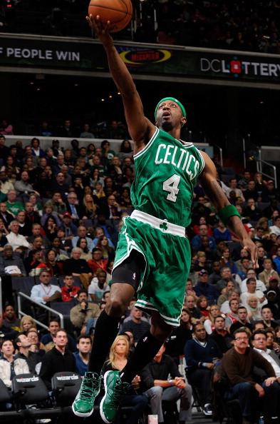 球星单节连拿12分（球星单节狂飙12分）