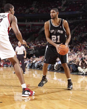 此前连续缺席4场！雄鹿官方：字母哥今日对阵尼克斯迎来复出（缺席四场后回归！雄鹿官宣：字母哥今日对阵尼克斯复出）