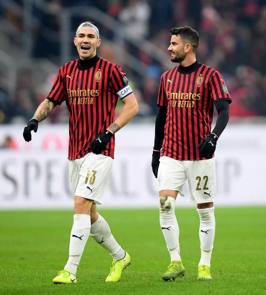 海港夺冠历程：上半程排第4，对BIG4仅取1分；下半程11胜2平2负（海港问鼎之路：前半程第4、对BIG4仅1分；后半程11胜2平2负）