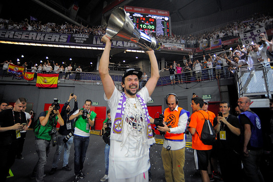 齐沃谈萨拉赫：我们清楚他对利物浦的意义，他们还有其他球星（齐沃：萨拉赫对利物浦意义重大，但红军并非只有他一位球星）